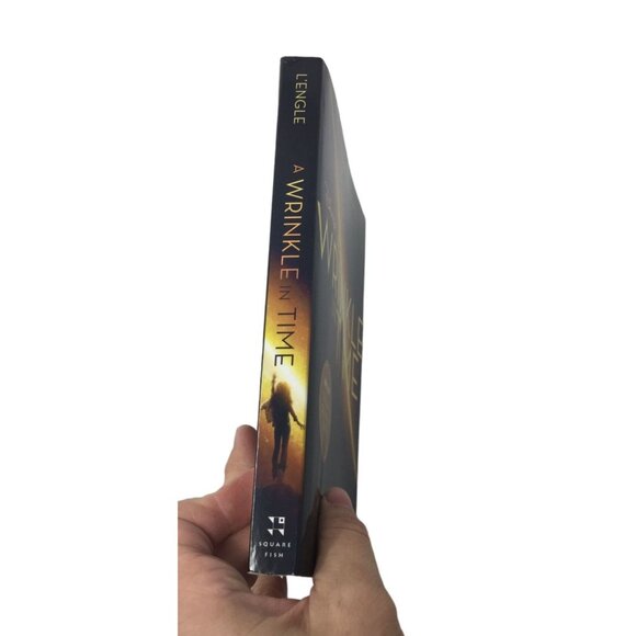 A Wrinkle in Time book By: Madeleine L'Engle - Picture 2 of 15